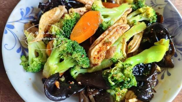秋季像我这样连肉带菜拌一盘，低脂不上火，只补身体不长膘