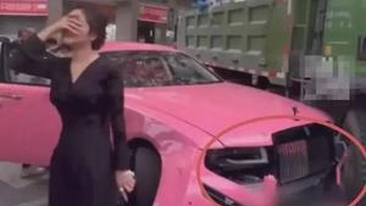劳斯莱斯女车主再发声不需要货车司机赔偿和保险赔偿，你怎么看？