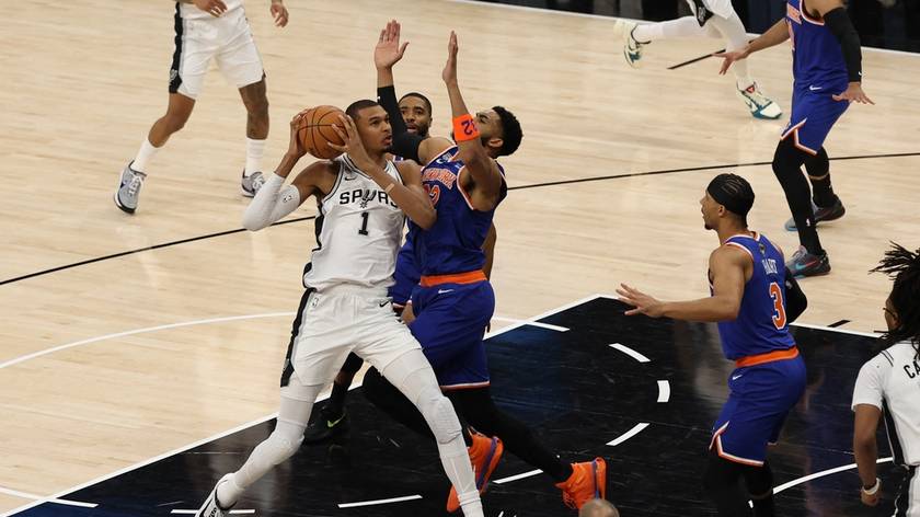 NBA总决赛-马刺VS尼克斯 文班亚马持球强突