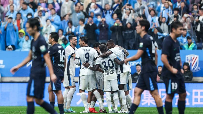 中超-大连3-1深圳新鹏城 近6场5胜1平(组图)