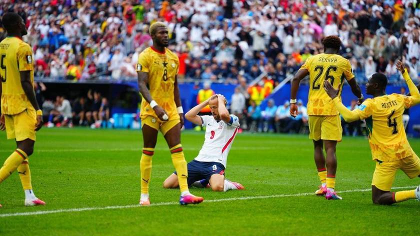 世界杯-英格兰0-0加纳 凯恩哑火失良机