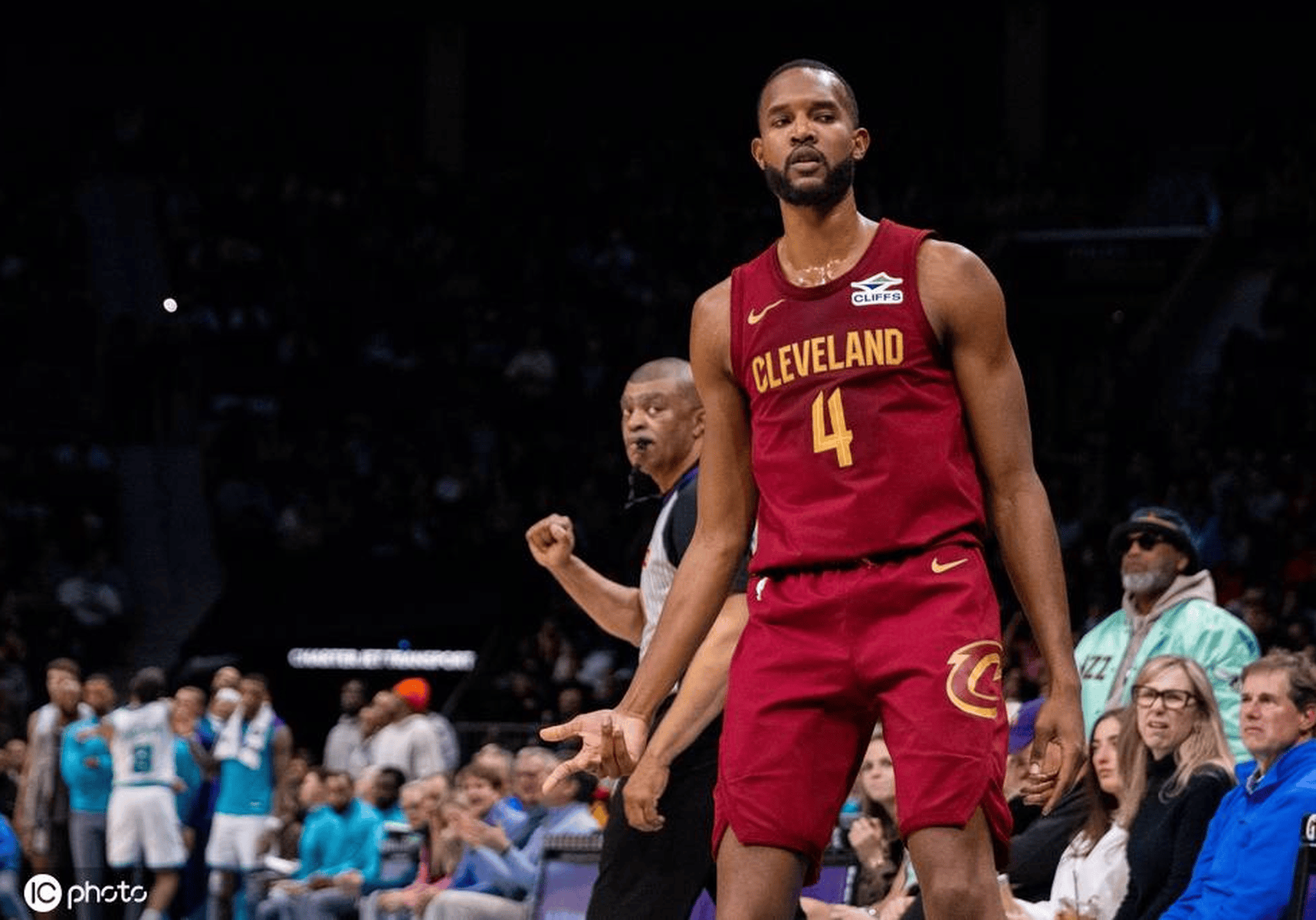 年度最佳 防守球员 实力与荣相关图片3