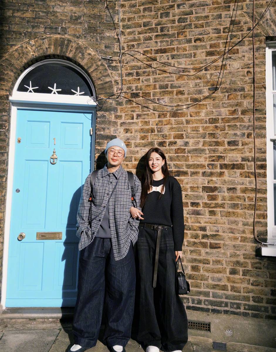 沈梦辰晒合照卡点为杜海涛庆生 两人比心超有爱