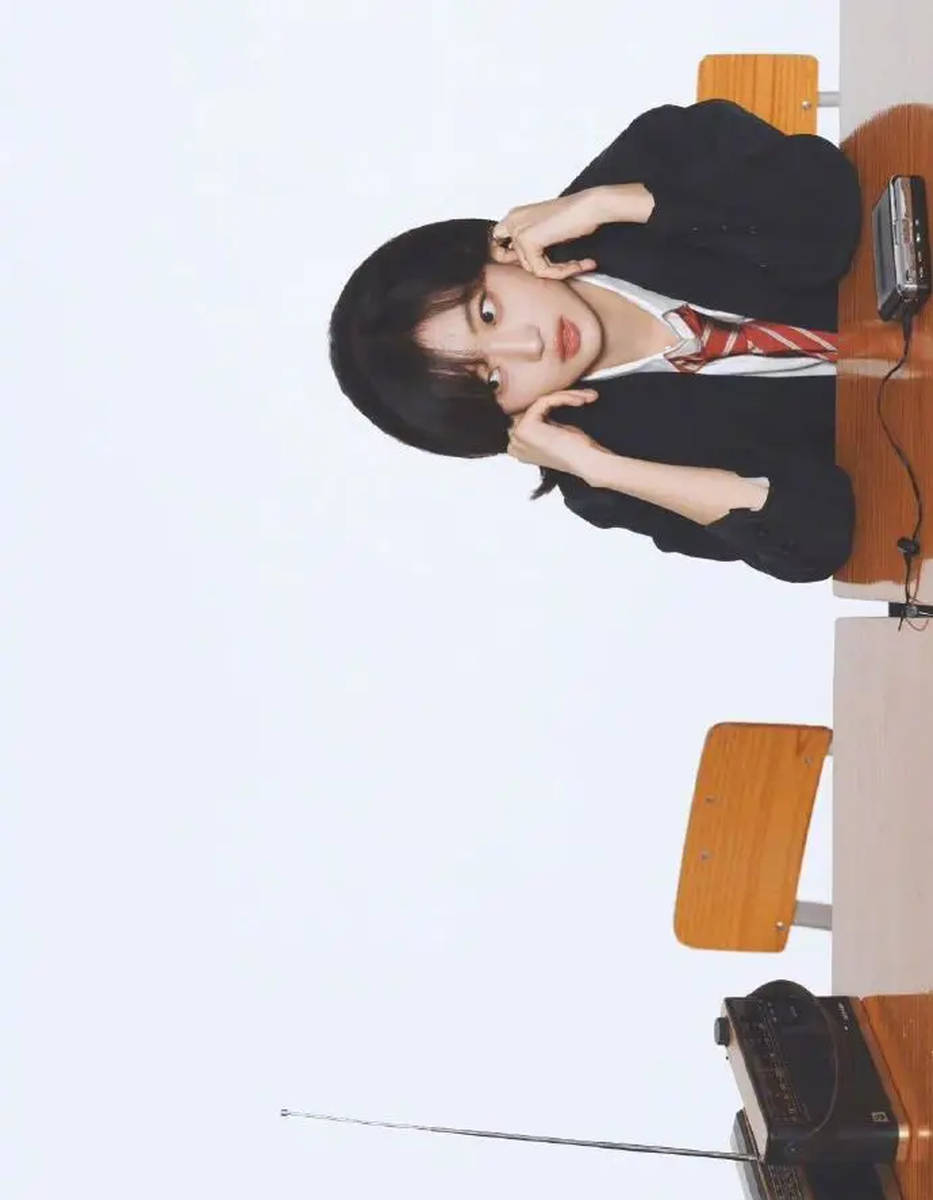 孙千晒校园风写真 又甜又飒的“美美高妹”