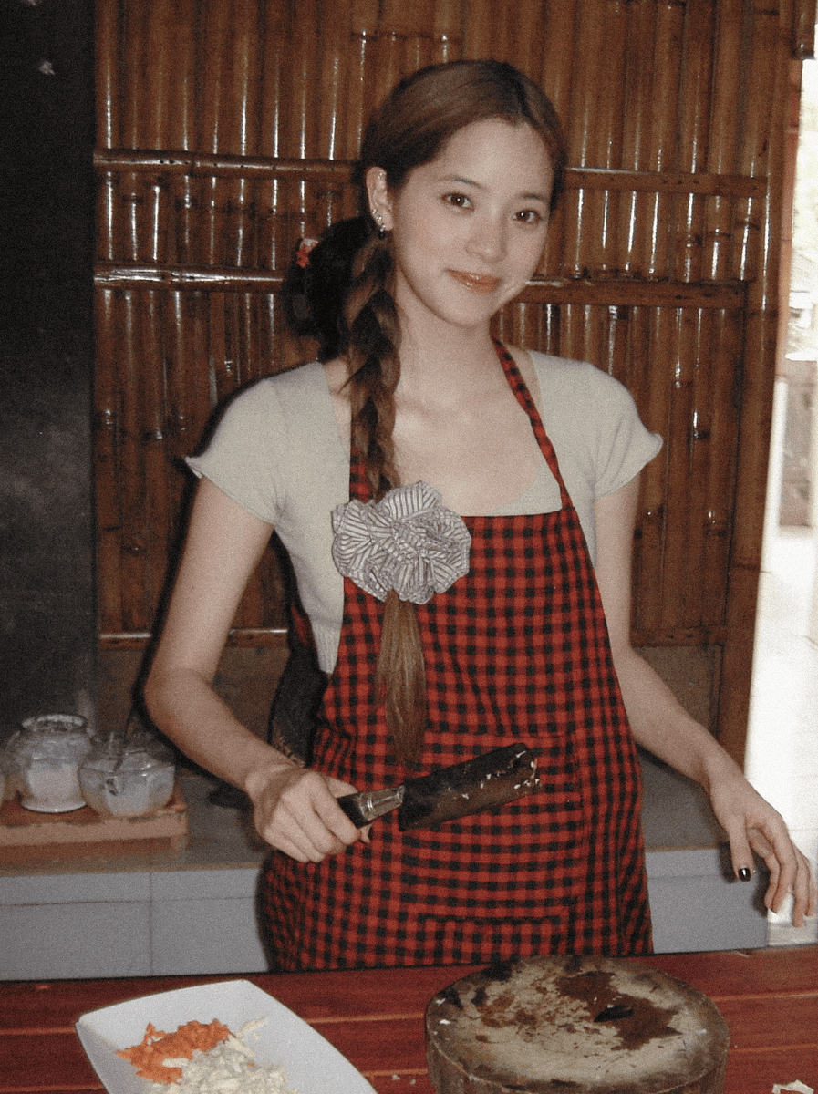 欧阳娜娜碎花裙融入自然里 静止与流动都透着美好-第4张图片-旧杳电影网