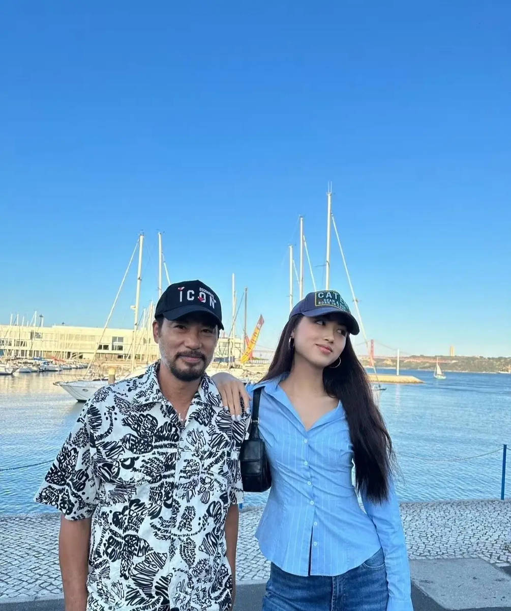 任达华女儿任晴佳晒庆生照！穿红色露肩裙明媚大方