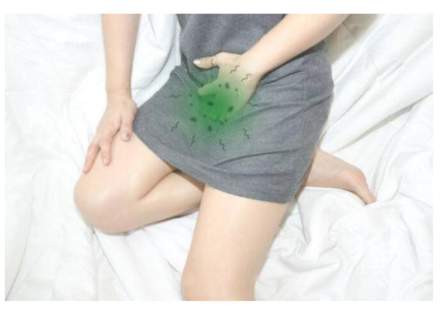 阴道炎症阴道炎导致的私处异味,可能会有三种气味,如果发展成恶臭