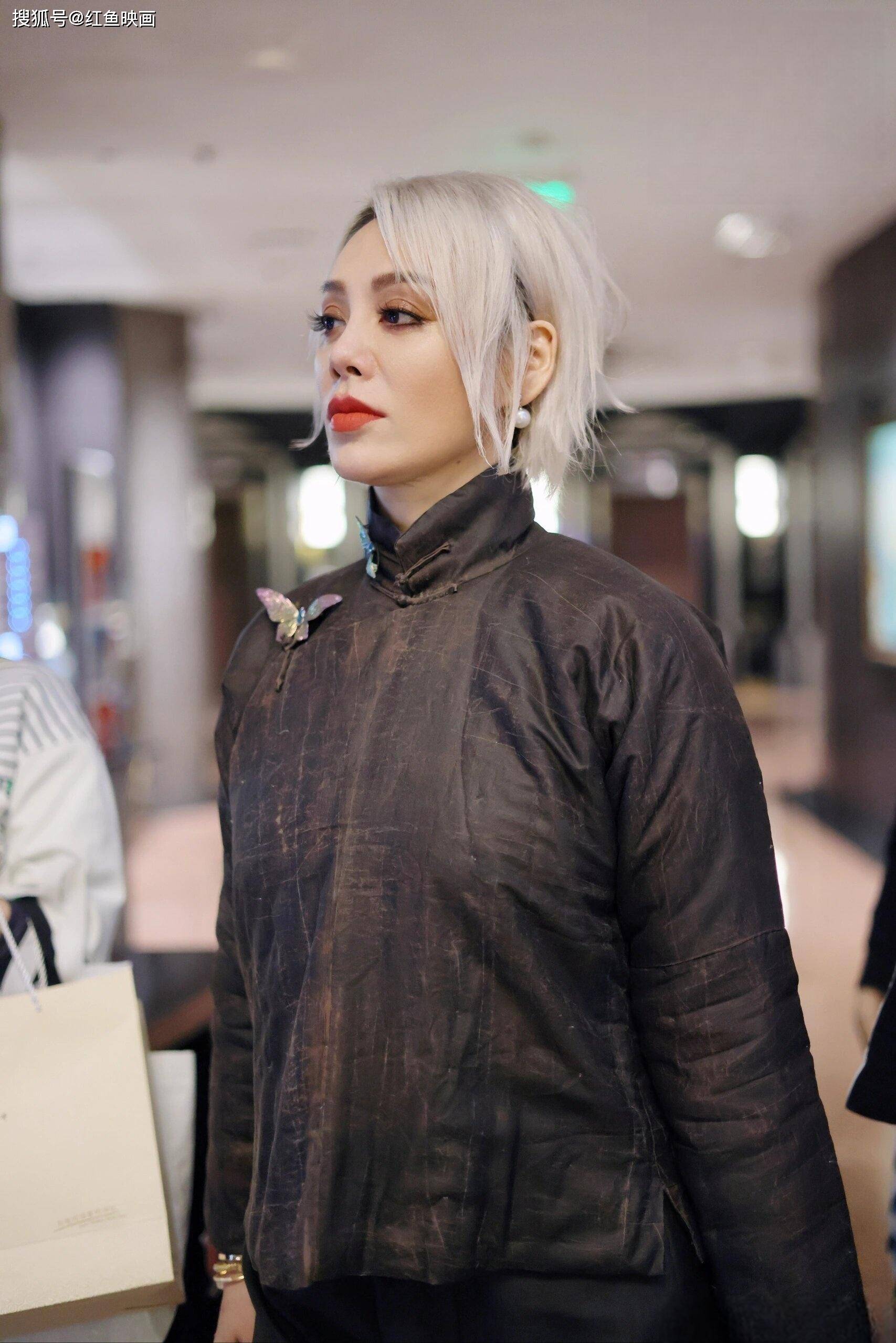 宁静 白发棉袄写真