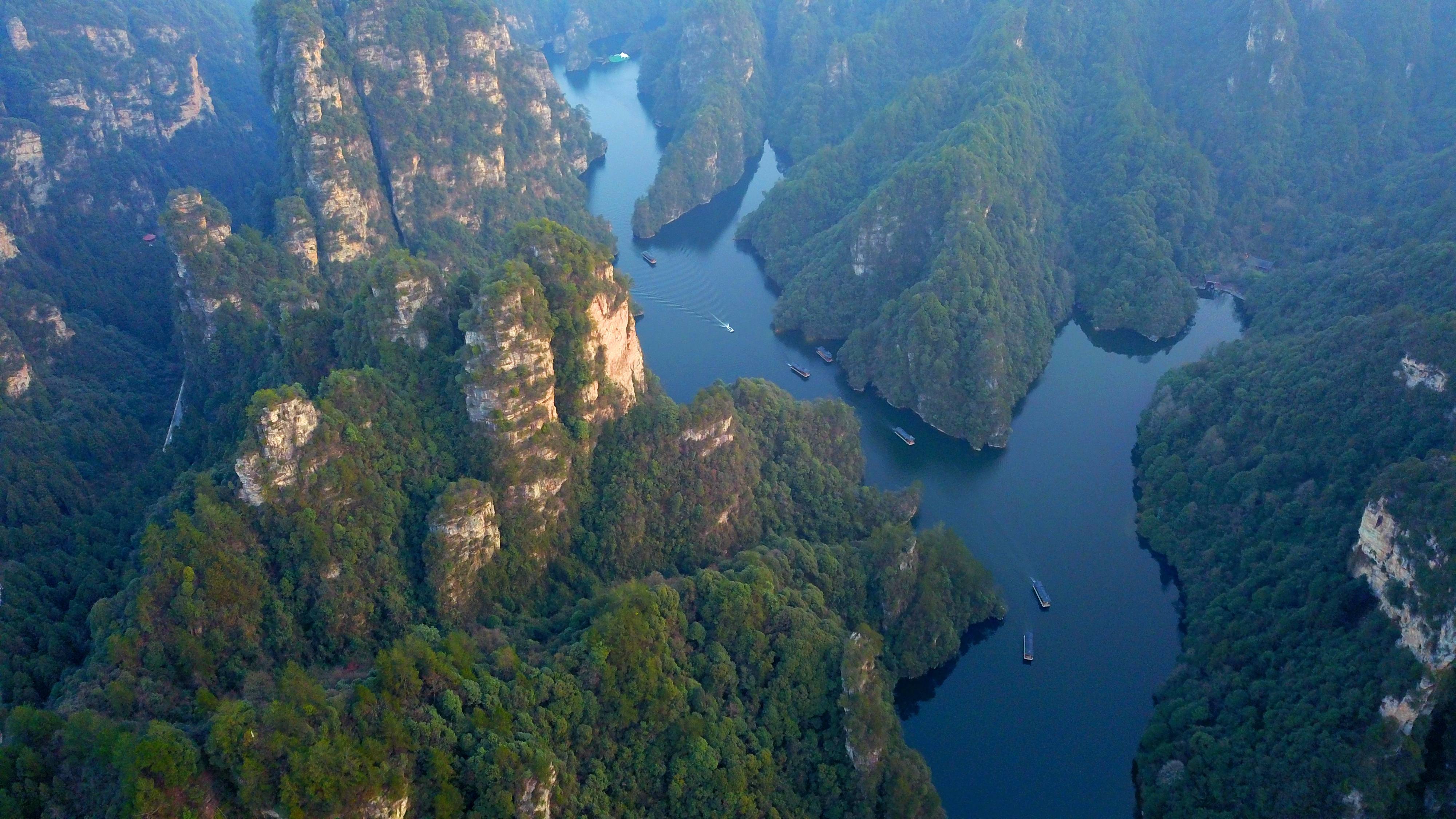张家界宝峰湖冬日峰光醉游人(组图)_游客_景区_孙大圣