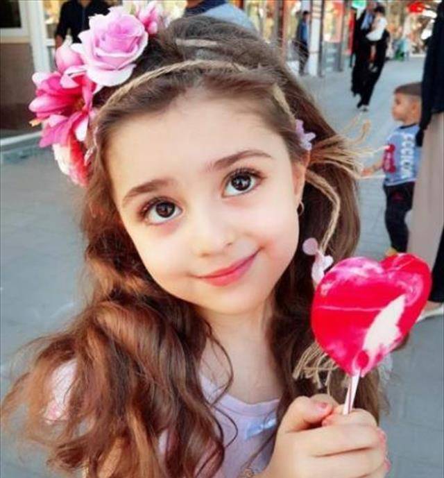 因女儿8岁时长得太美,伊朗父亲辞职当女儿保镖,24小时贴身保护_mahdis