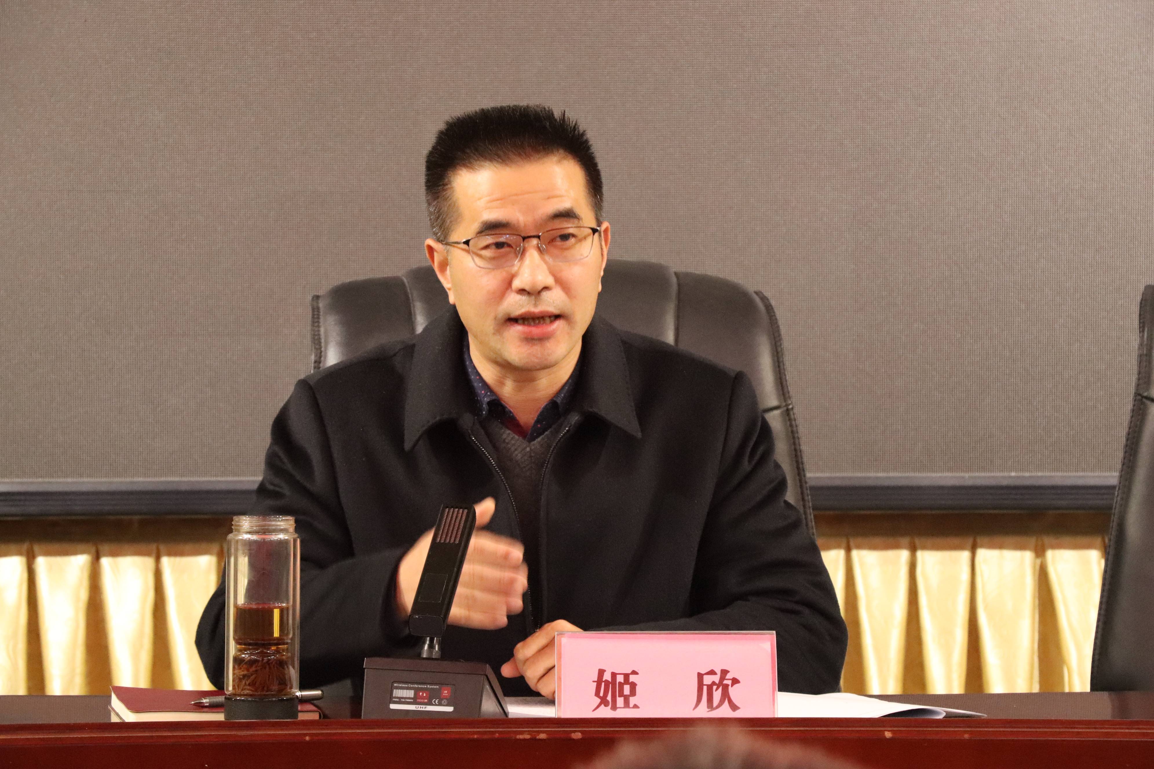 邓州市举行教育系统"增强教育文化自信勇攀教育发展高峰"专题活动汇报