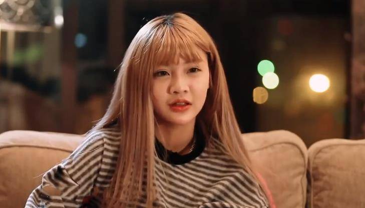 靠变形计成名的网红韩安冉:23岁三婚三离,3岁孩子样貌遭人热议_继父