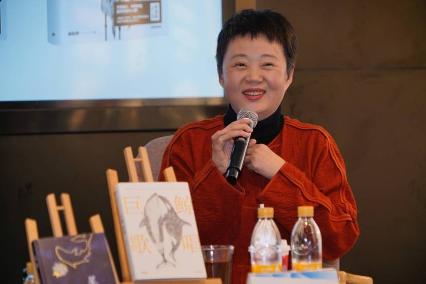 写尽人与动物与自然的"和谐之美" 著名作家周晓枫南京笑谈文学