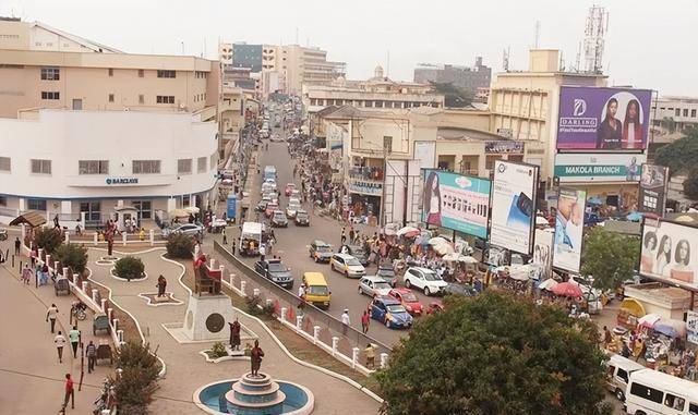 非洲小国加纳:向中国借600多亿,为报答我国,2018年回赠铝土矿_国家