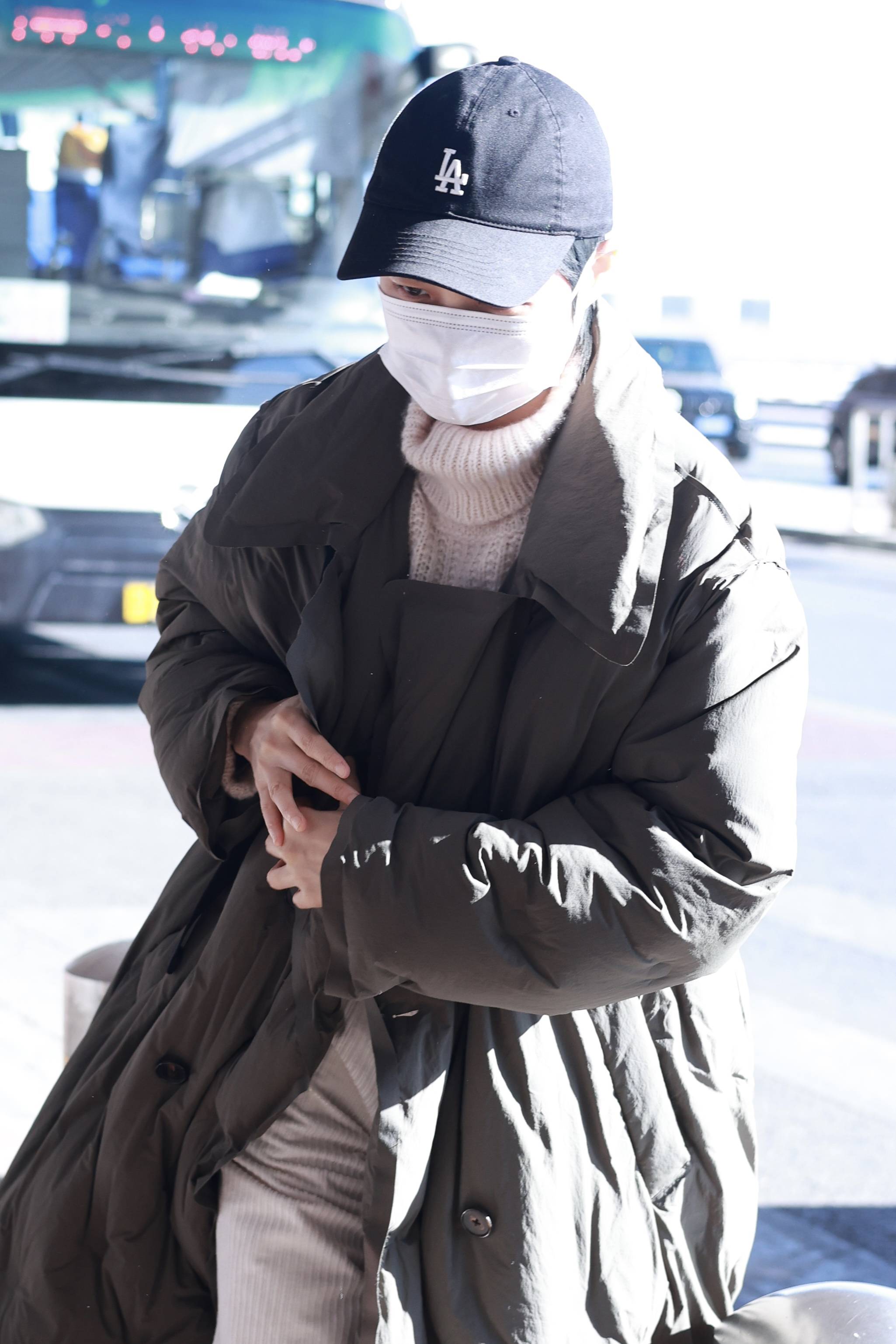 李宇春格雷系穿搭厚实保暖内搭高领毛衣气场十足