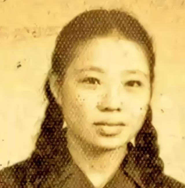 大陆最后的军统女特务,晚年每天半包烟:感谢国家养了我31年_王庆莲