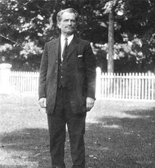 天才陨落:智商超260,被父亲当成实验品,最终被送进了精神病院_威廉