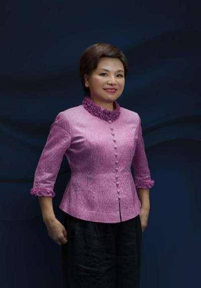 接下来的几年,几乎都可以看到何巧女的捐款信息.