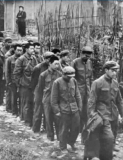 投降越南的解放军连长图片