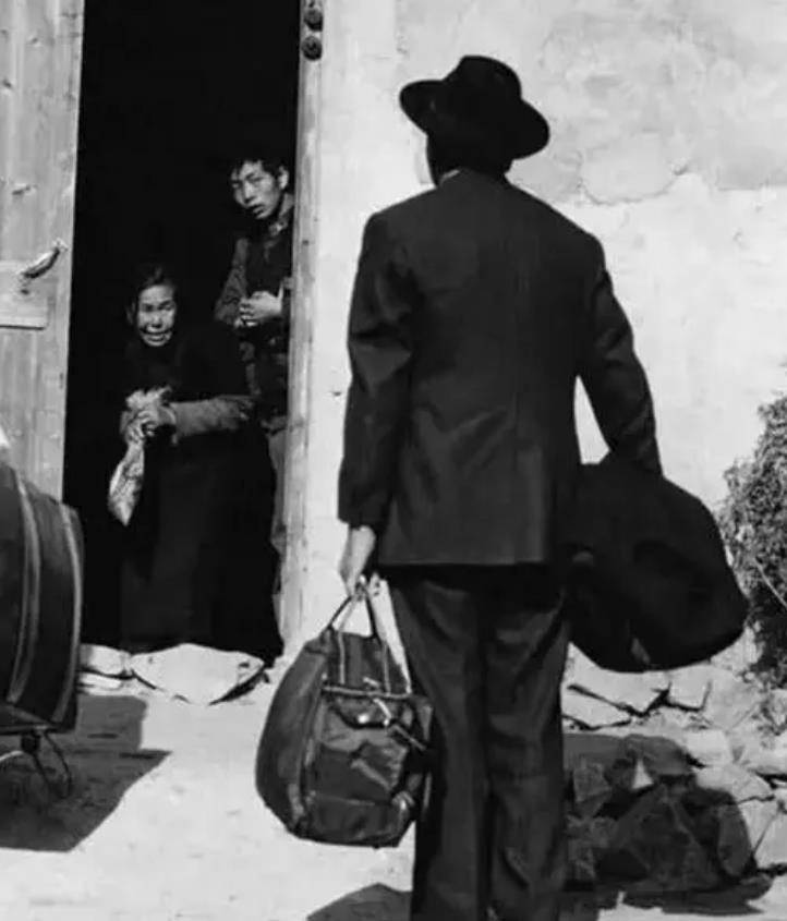 台湾老兵带妻子回大陆探亲,家中仅剩苦等50年原配,相谈仅1小时_蔡国栋