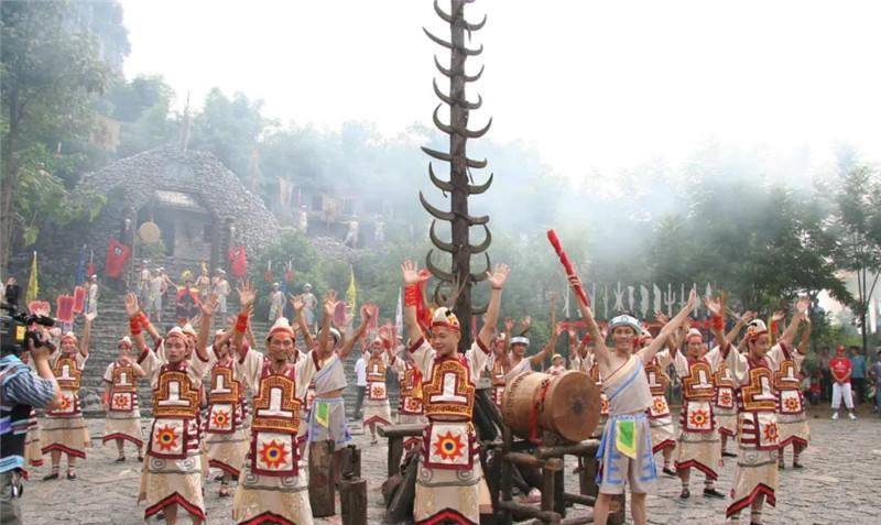 专家:土夫子都怕_进行_棺材_僰人悬棺