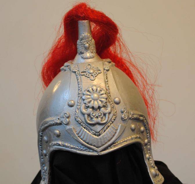 古代武将头盔上的尖枪,到底有什么作用?