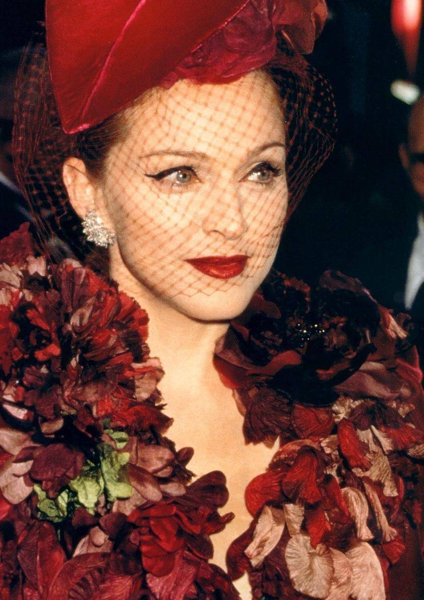 61岁麦当娜为26岁男友庆生,身家超40亿,情史混乱,换男人如衣服_西恩