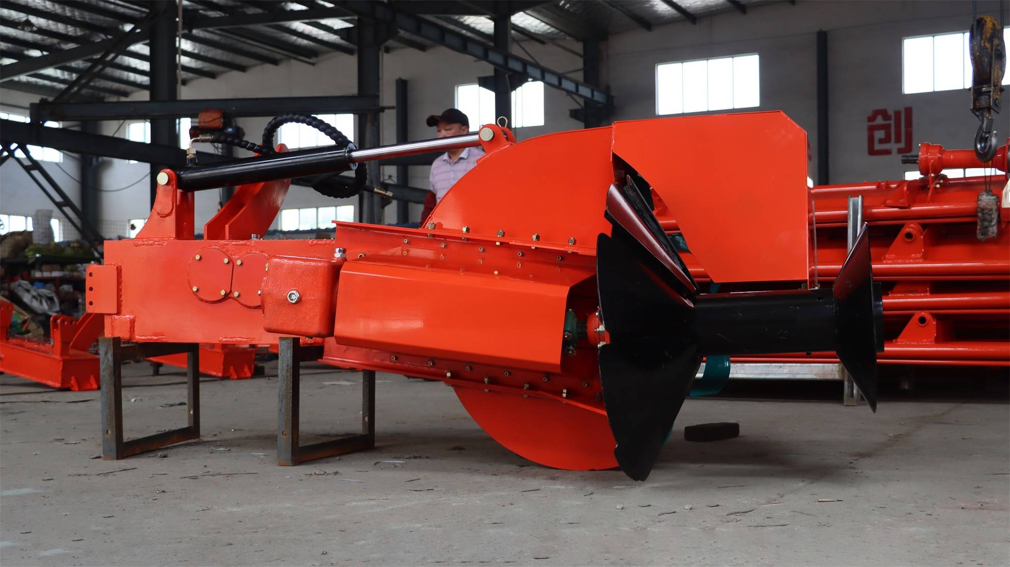 更受欢迎的水田稻埂打埂机筑埂机是哪种呢?_传动_种植_链条