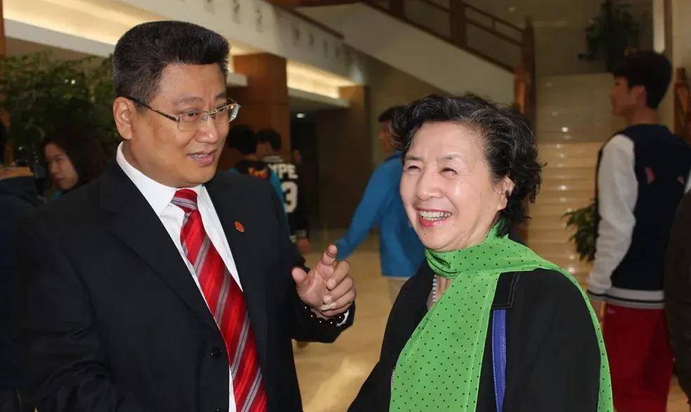 赵青:赵丹的长女,著名舞蹈家,父女两代丹青,同为艺术献身_父母_外婆