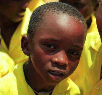 黑人男孩遭父母遗弃,17岁立志考浙大,只为报答浙江奶奶收养之情_巴比