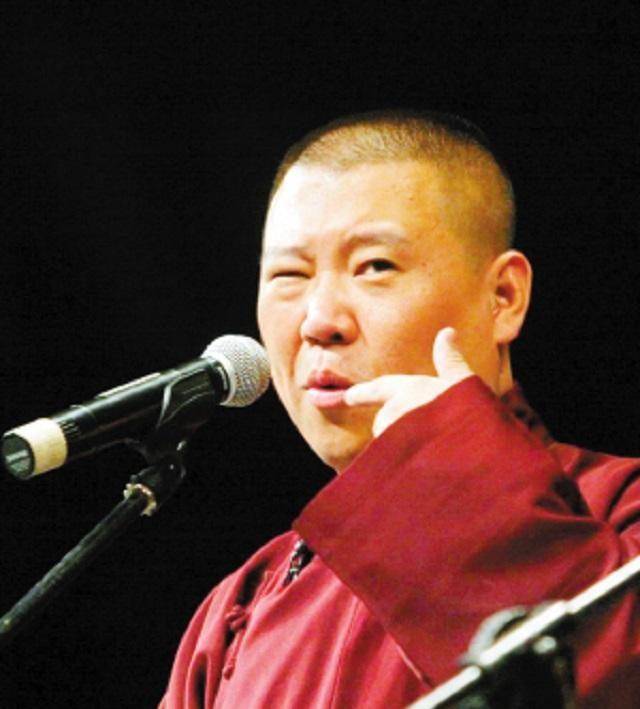 他的相声舞台下逐渐有了很多常驻的观众,郭德纲在相声界终于站稳了