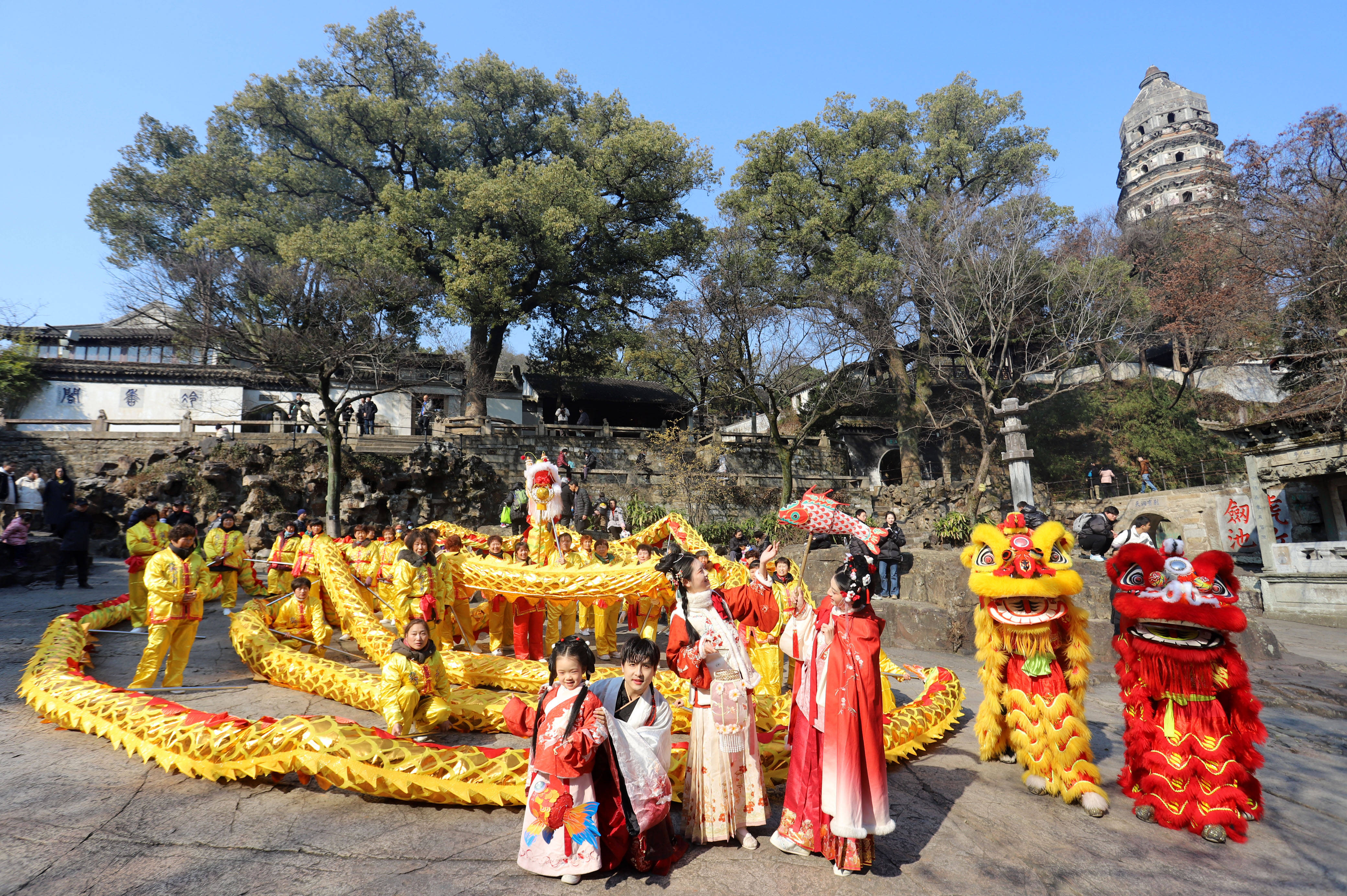 虎年逛庙会图片图片