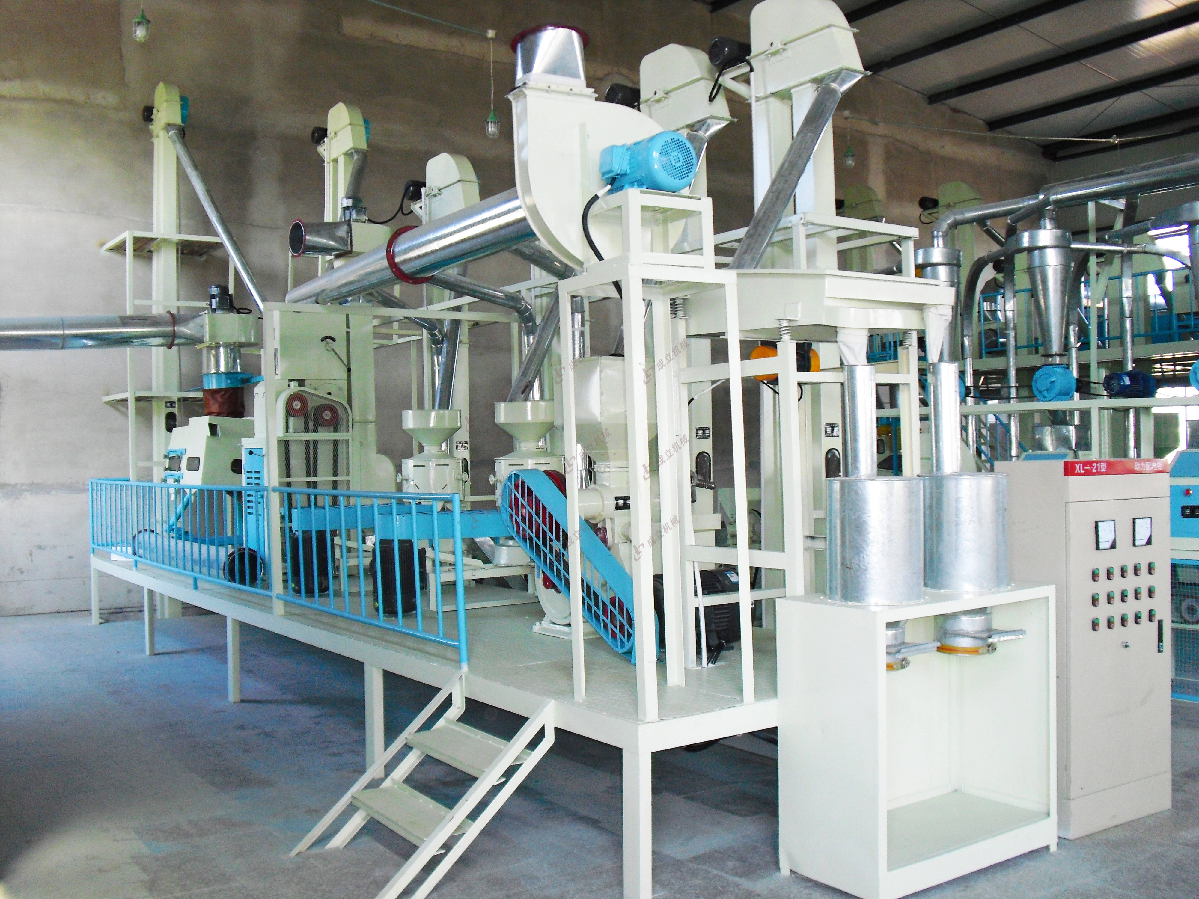 太原自动筛面杂粮石磨加工机械,日产3吨小型杂粮制粉设备