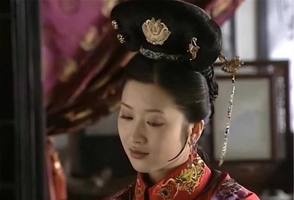 孝诚仁皇后:康熙发妻太子生母,年仅21岁难产而死,康熙终身缅怀_索尼