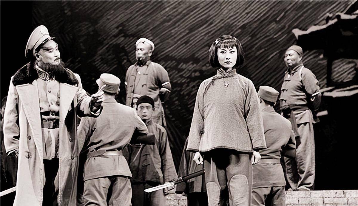 1951年《刘胡兰》演出,台下有人窃笑:我是主凶,剧中咋没有我?_张全保_
