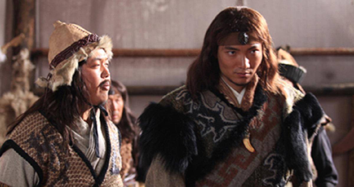 从职务而言,刘乂领司隶校尉掌汉人事,刘聪领单于台掌六夷事,但六夷中