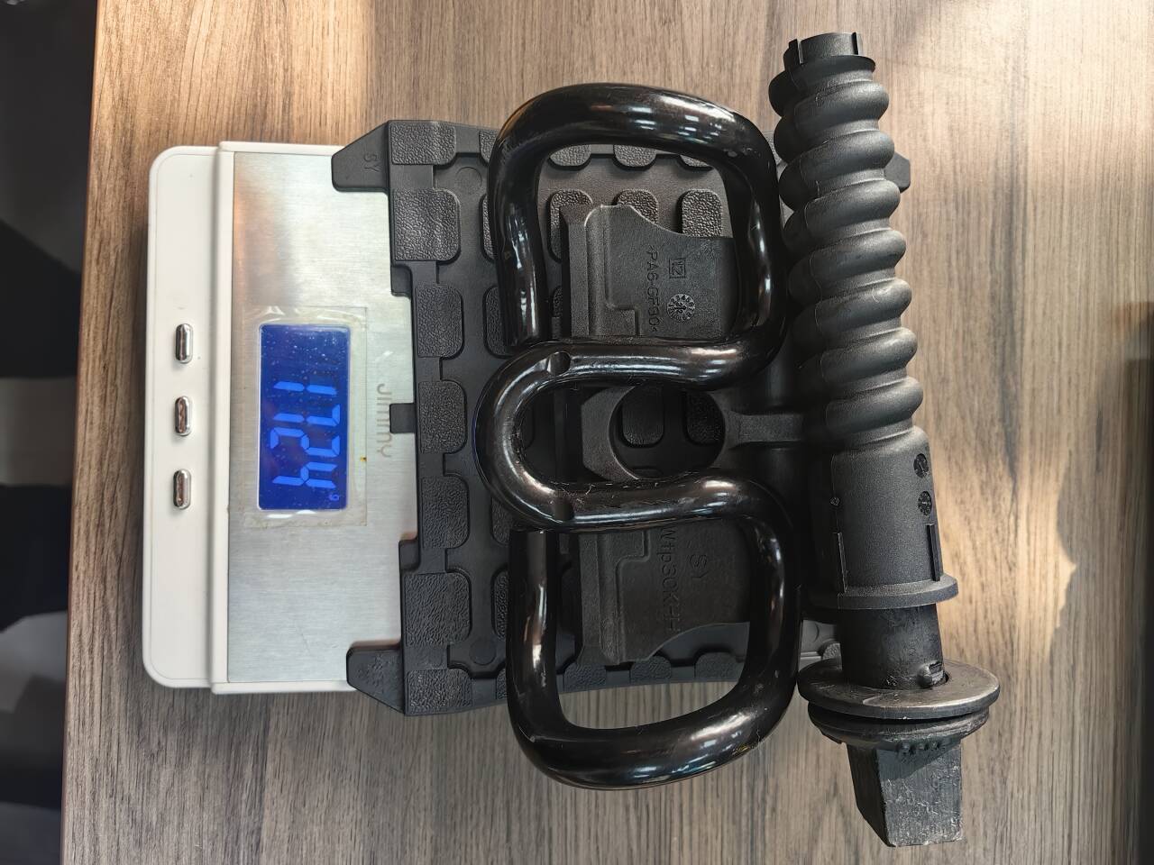 作为中国铁路器材,铁路配件行业的生产制造企业,昆山艾力克斯铁路配件