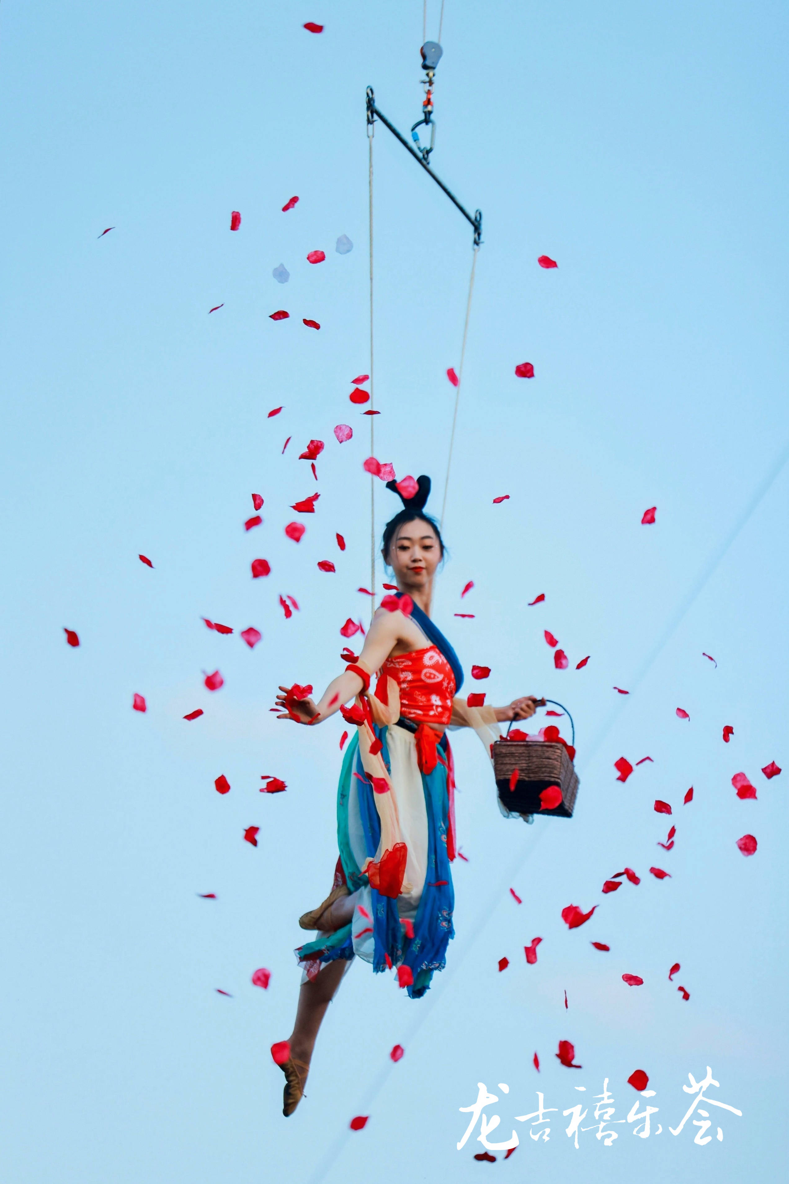 好看,好玩,好年味儿……龙吉禧乐荟沉浸式npc古风市集,跟着"东坡"越