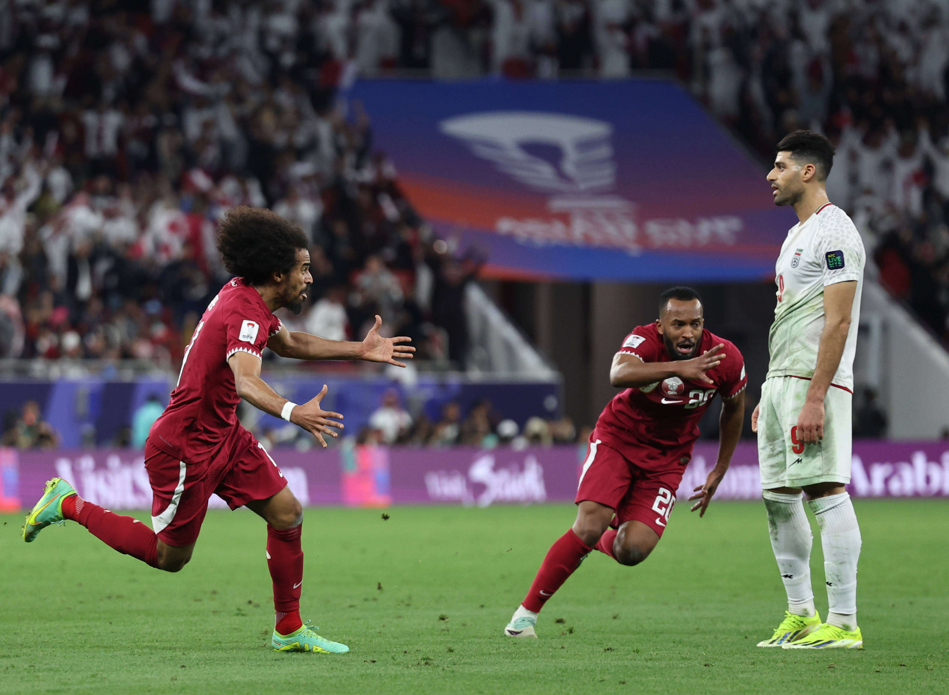 又爆冷门！亚洲杯-阿菲夫传射 卡塔尔3-2伊朗决赛战约旦