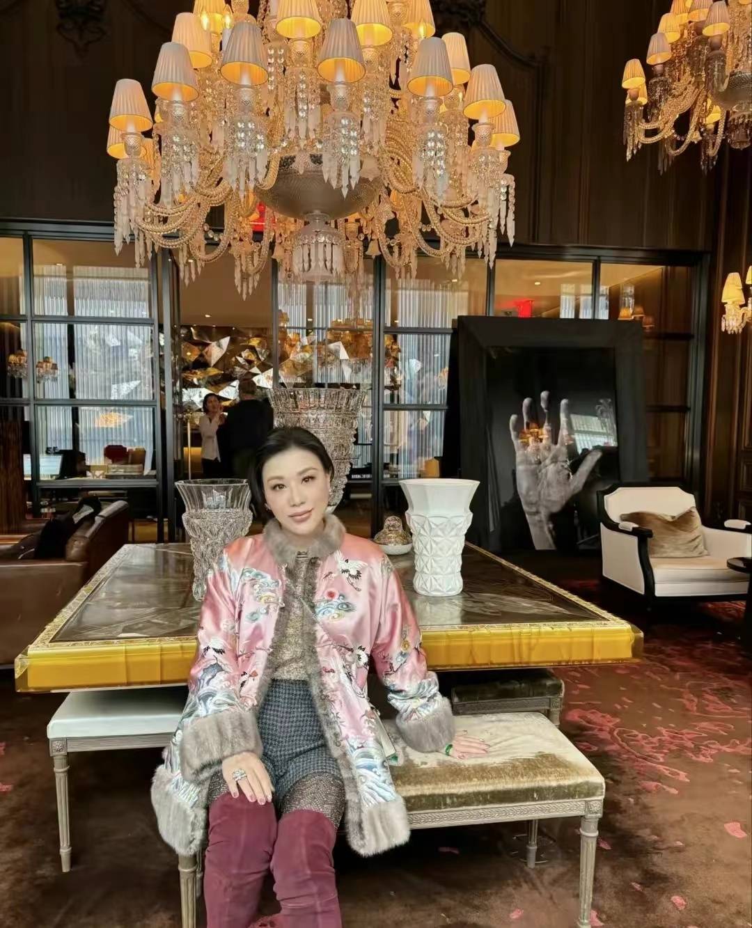 吕良伟与杨小娟新年同框,恩爱如初演绎"不老神话"_爱情_岁月_情感