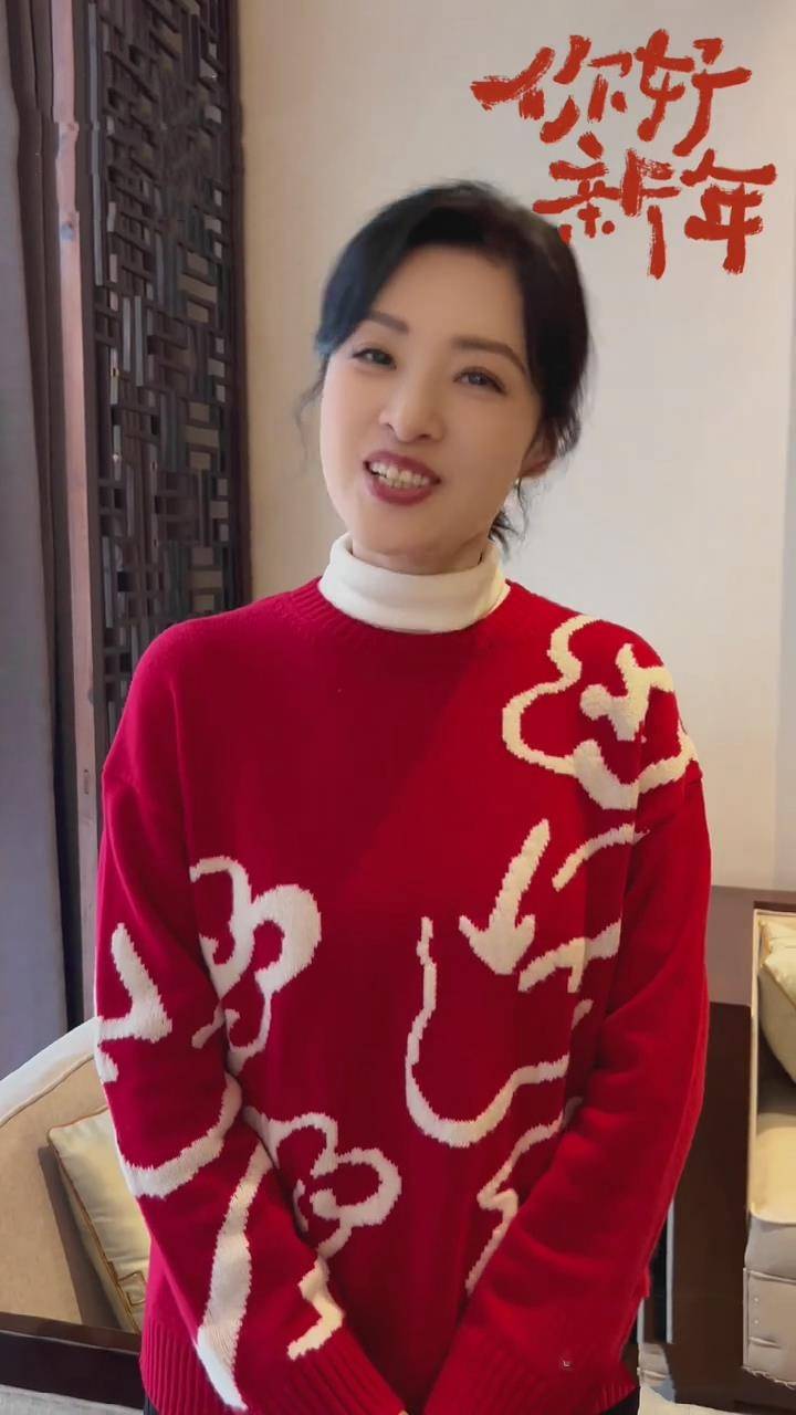 55岁周涛最新照片曝光 这样的颜值状态怎么就不能继续主持春晚了_倪萍