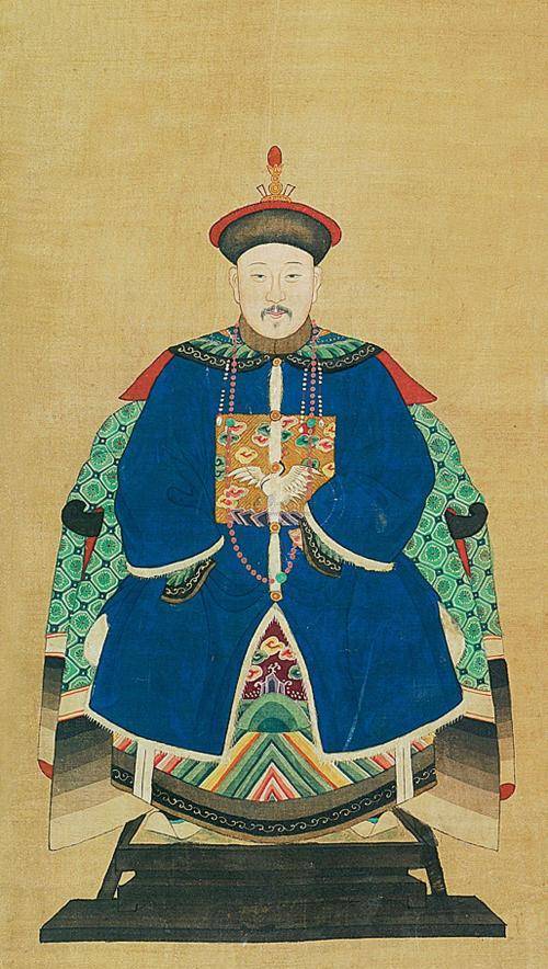 首先在清朝时期三公里面的太师,太傅,太保这三个正一品的官职,虽日忖