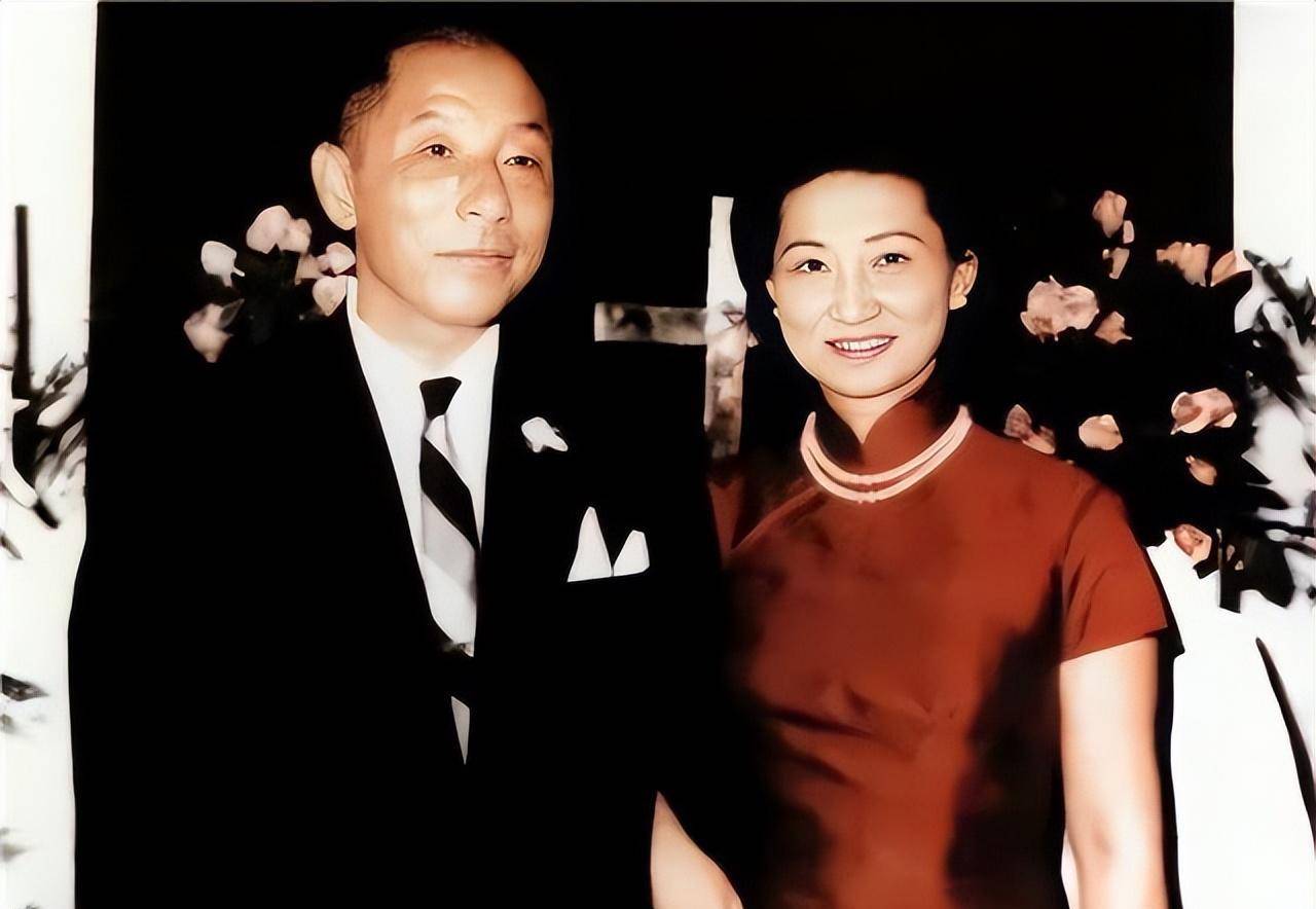 1990年,于凤至在美国病逝,病逝前含泪对女儿说:替我去看看汉卿_张学良