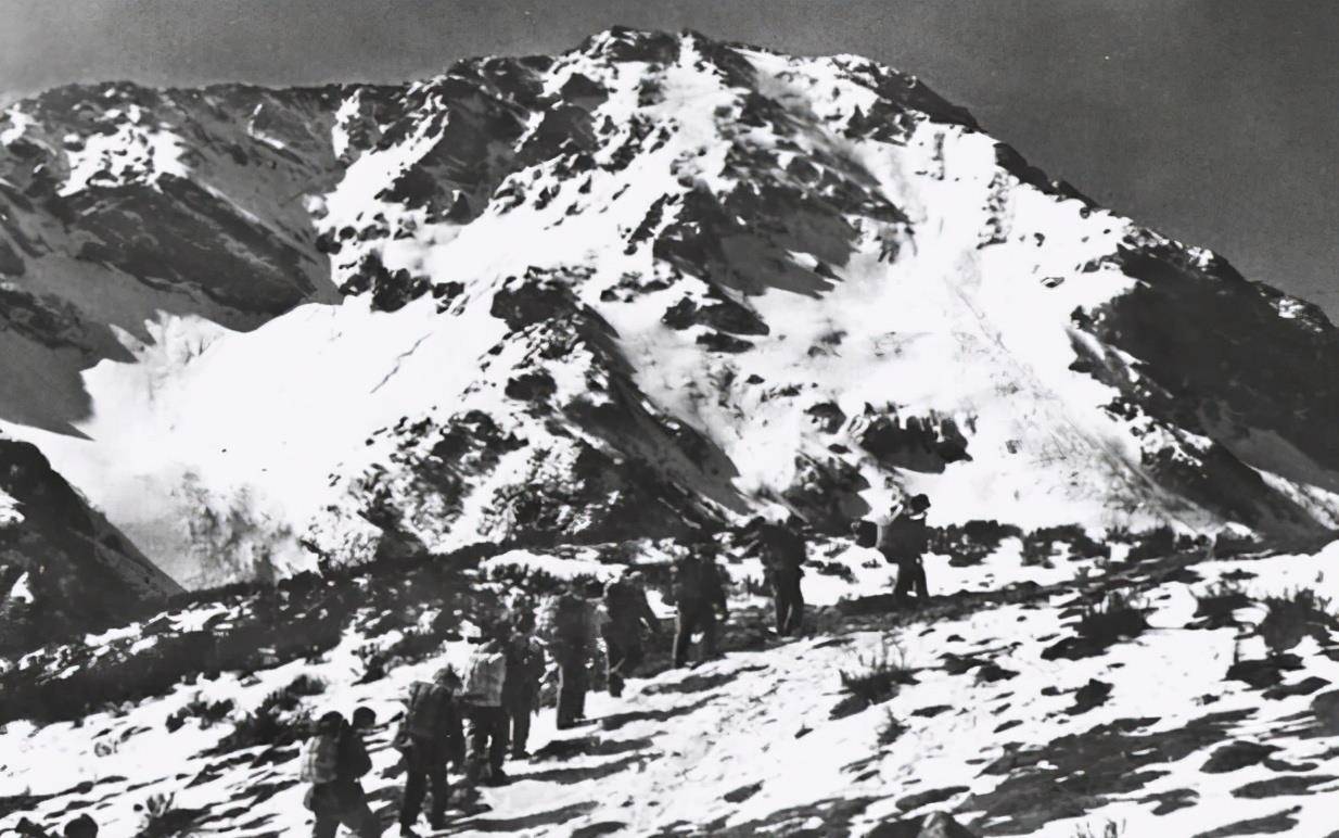 1949年,贵州一哑巴老汉突然开口说话,人们才知他是_镇