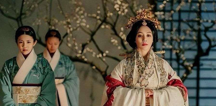 赵姬作为赵国公主,她的身份地位在当时极其特殊,她和吕不韦的关系