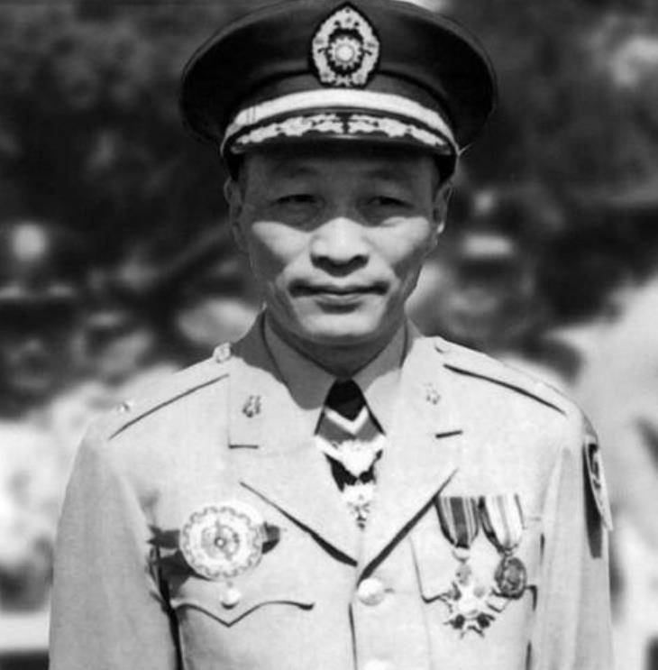 你派特务打入延安,我就有办法在重庆安插眼线,你来我往,谁也不知道藏