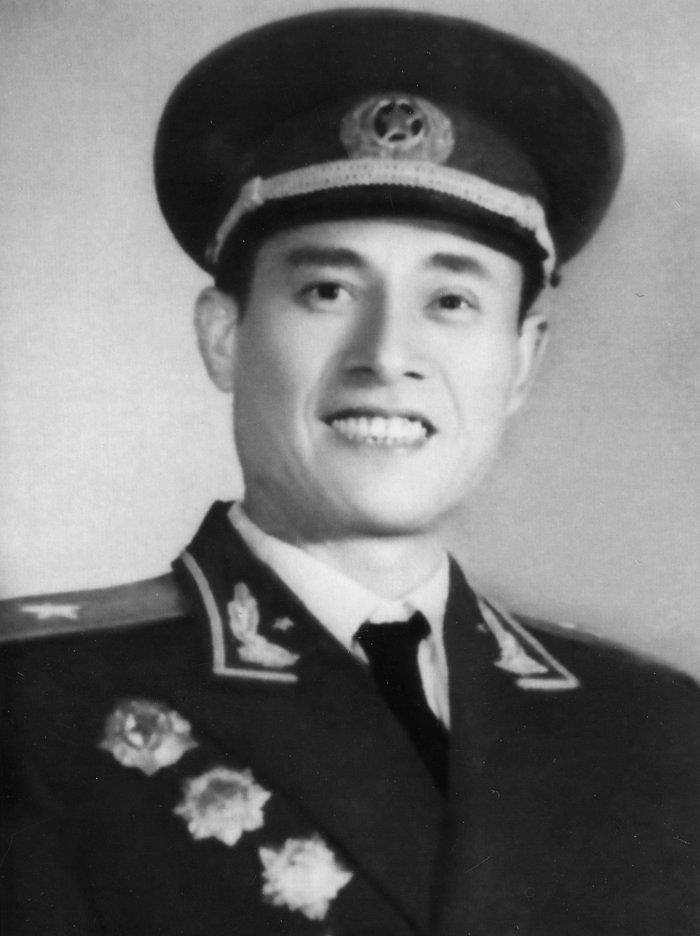 1955年,济南军区成立,下辖3个军的军长,后来都当了司令_杨得志_李水清