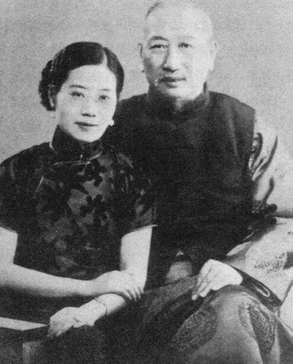 求婚失败寻死,婚后却抛妻弃子结新欢,理由是三个儿女妻子养得起_熊佛
