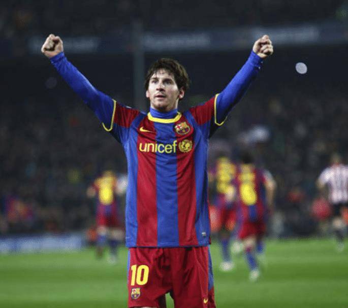 从小在巴萨长大的梅西,为何自愿降薪50%,最终仍然与巴萨无缘?