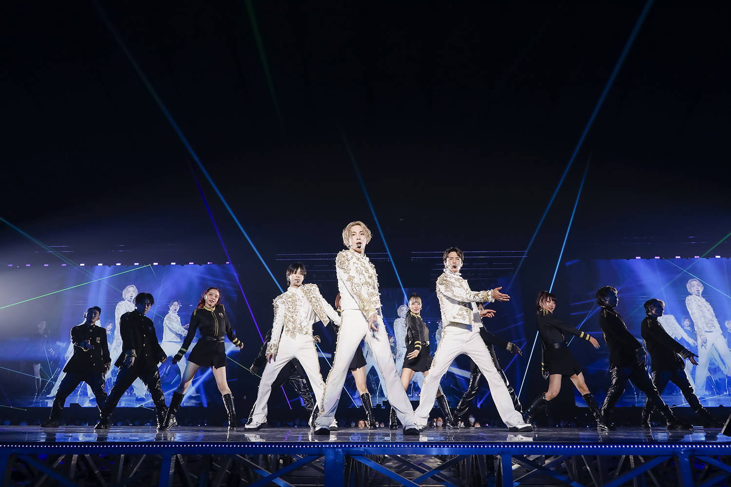 shinee日本东京巨蛋演唱会圆满结束 现场聚集10万名观众!